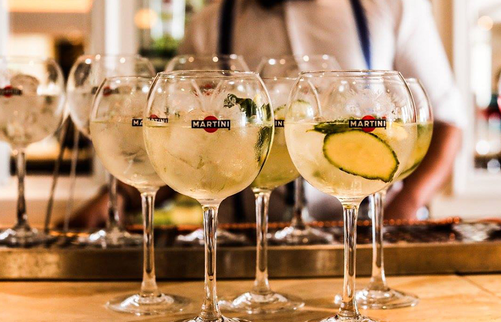 Amvyx TO MARTINI ΕΠΙΣΗΜΟΣ ΧΟΡΗΓΟΣ ΤΟΥ ATHENS XCLUSIVE DESIGNERS WEEK